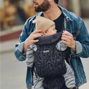 BabyBjorn animal print